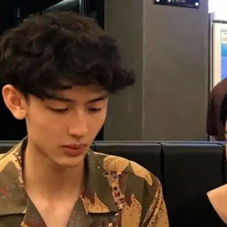  qq头像情侣一对一张时间久了我依然还爱着你