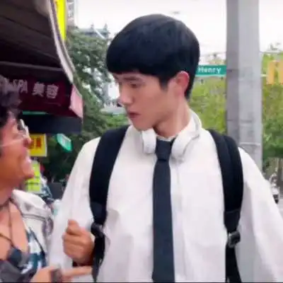  有点沙雕又不失可人的情人头像