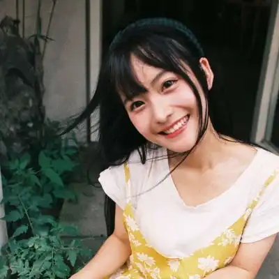  清新的美女头像,甜美的微笑让男人心动的