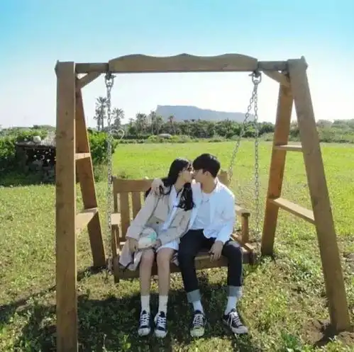  给大家介绍下,这是我对象情侣头像