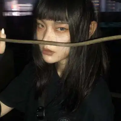  真人丧系女头黑色系丧得要死的病女头像