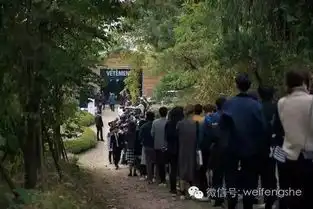  10月收官今晚8点上新要开香槟庆祝一下百年难遇最火潮牌vetements出口爆单整箱到货男女情侣假两件空军服