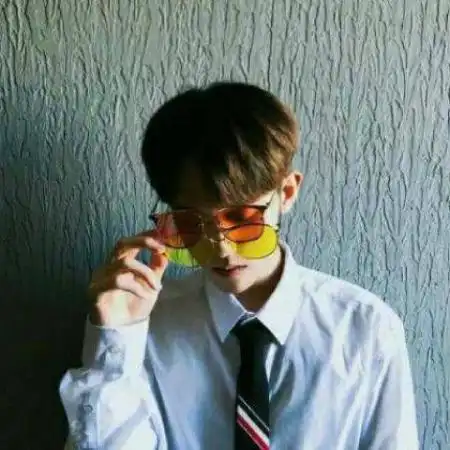  干净阳光帅气男生头像不孤独只是单身而已