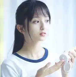 三人闺蜜头像我愿意翻过一千座山来见你,也愿意退一百步离开你