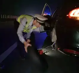  珠海女学员科目二挂科走人,考官调监控满世界找她只因她考试