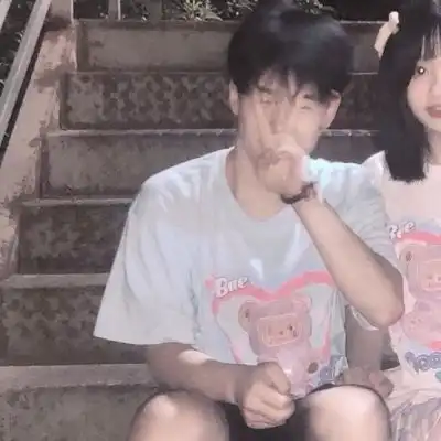  关于生活文案情侣头像图片甜甜蜜蜜