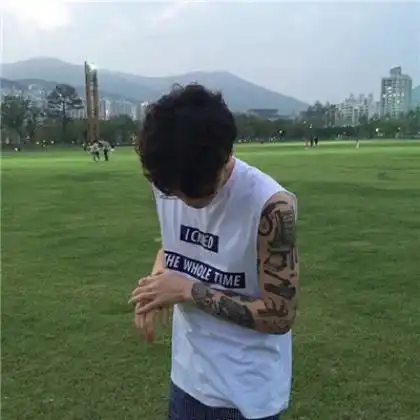  纹身的男生头像,女生怎么看待有纹身的男生呢