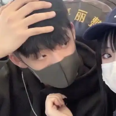  情侣头像伤感微丧的句子