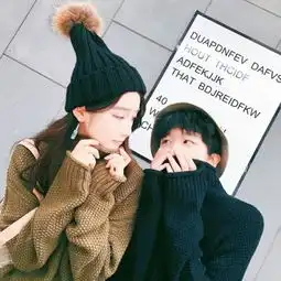  秋冬温暖幸福情侣微博头像合照一对两张是合是分我说了算