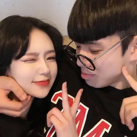  超甜情侣头像双人一男一女两张配对