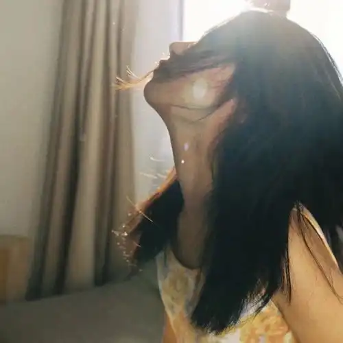  胶片风女头山这边是刘十三的童年,山那边是外婆的海腾讯新闻