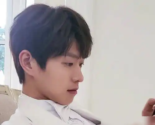  魏大勋深夜换头像,疑似要与杨幂撇清关系,新动态更是引cp粉心碎