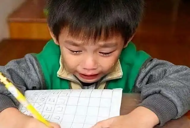  小学生因名字极简走红,连名带姓只有两笔,老师喜欢同学羡慕