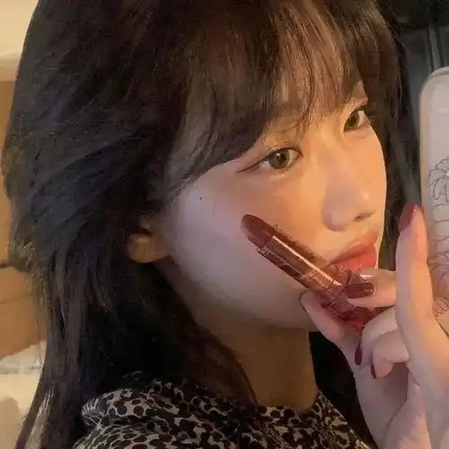  真人女头换个头像