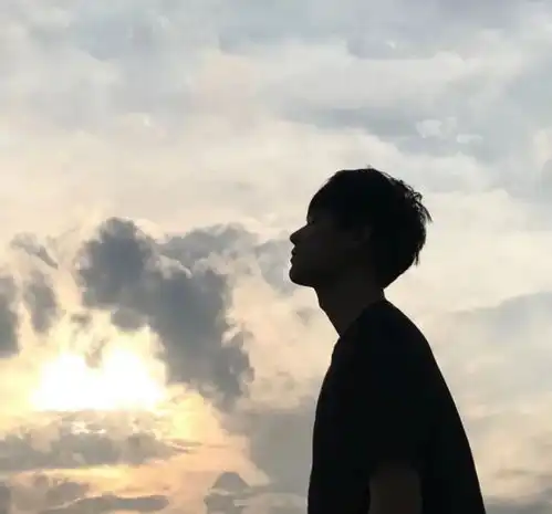  朦胧感十足的头像情侣