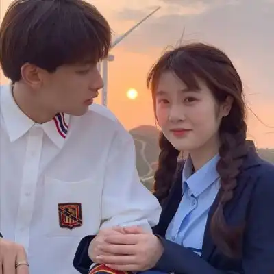  ins真人恩爱情头让我们红尘作伴情侣头像我要个性网