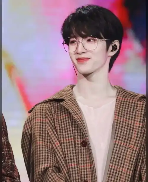  刘耀文绝美头像分享