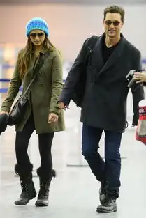  penny新婚秀甜蜜,影帝影后密恋中海报网欧美明星情侣街拍合辑12月25日1月8日