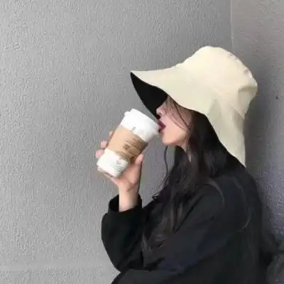  戴帽子遮脸女生头像,高清微信头像女生戴帽子遮脸的图片