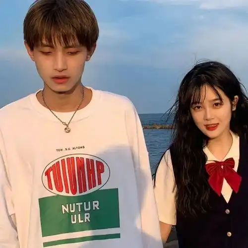  点赞超高的浪漫情侣头像