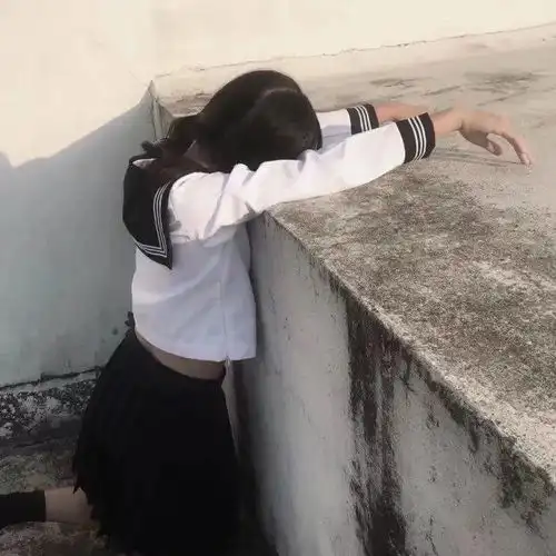  头像都八月了脱单和发财总得有一个吧