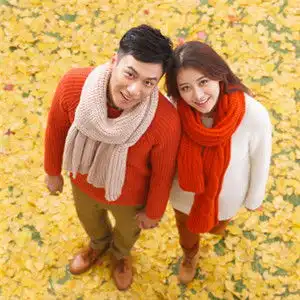  刻意搭的情头熊掌号粉色亦瑶丫w找的抬头仰望天空的情侣图片