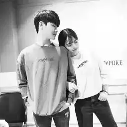  求这张头像的另一张