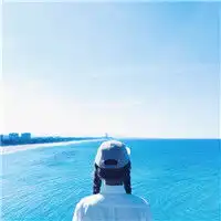  大海的气息,海鸥的声音,海边女生背影图片头像