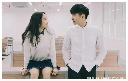  深夜孕妇起来去找吃的,却听到厨房有声音,但老公去公司加班了