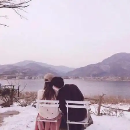  2020高清微信情侣背影头像一对两张分开