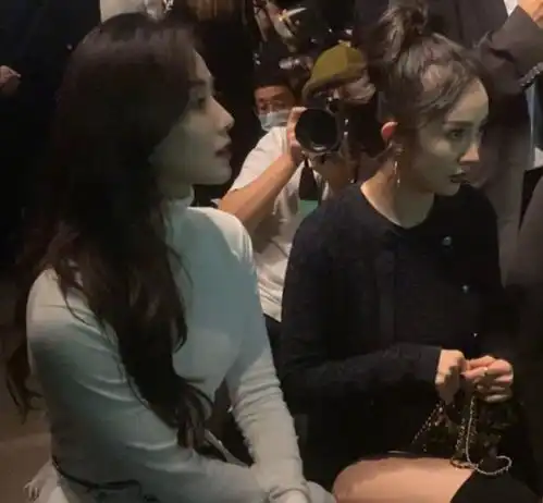  杨幂刘诗诗世纪同框,看两人生图下的状态大幂幂输得太惨