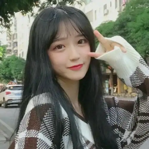 搞笑gif美女,你们跳舞前有排练吗,跳的有点不整齐