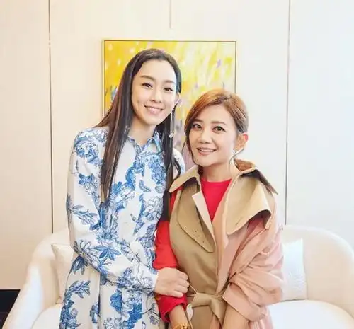 范玮琪补刀承认梁静茹离婚被群嘲,昔日闺蜜再成塑料姐妹花