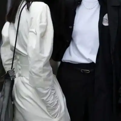  沫兮一对两张真人气质唯美小众情侣头像我要个性网