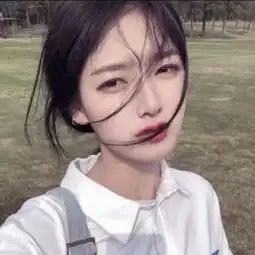  日系高冷女生头像