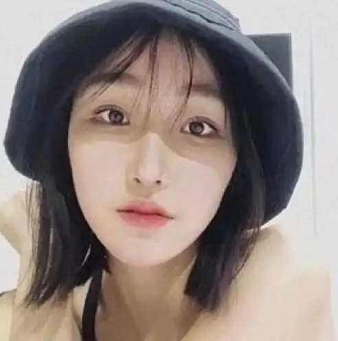  肖战队友郭子凡恋情曝光,因未贴防窥膜与女友聊天被拍,女方身份曝光