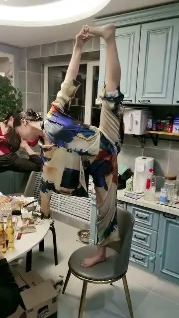闺蜜聚会,就要有聚会的样子,一桌子人仙气飘飘啊