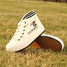  今年已经不流行小白鞋,开始流行手绘鞋啦