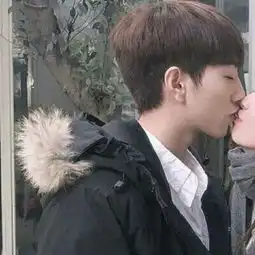  一对小可爱情头一起可爱的恋爱下去