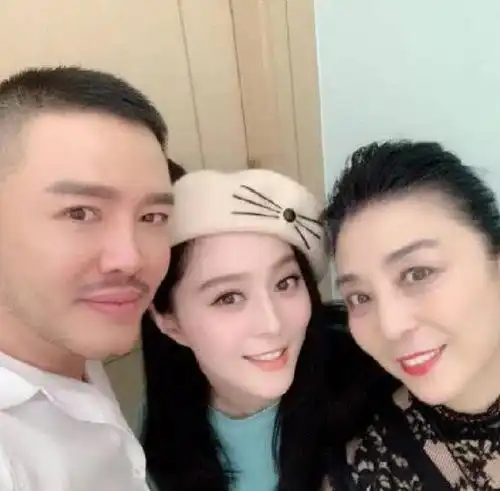  患难见真情范冰冰低调庆生范冰冰为什么低调庆生说了什么