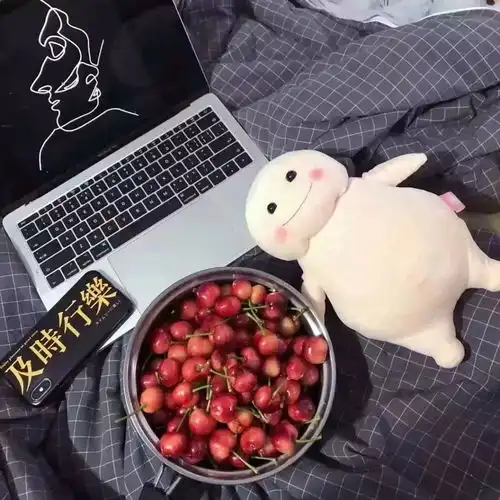  背景图所有让你快乐的,都不算浪费时间