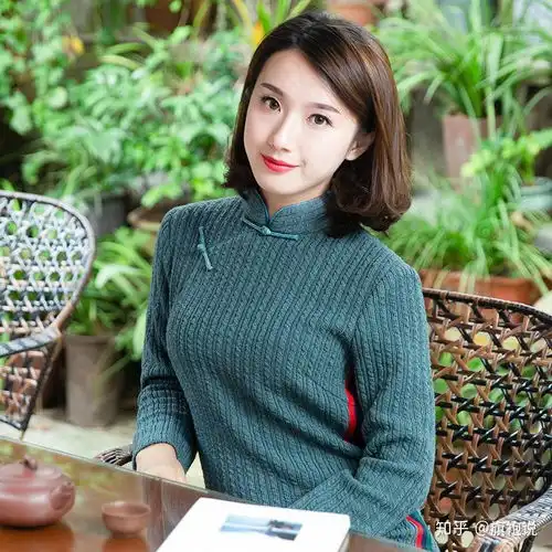  民国风针织旗袍,让中年女人穿出品位