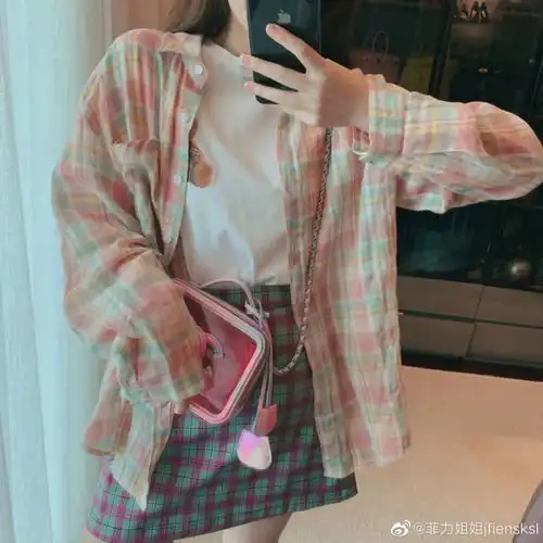  抄袭正牌总裁夫人的miumiu,张大奕最新暗戳戳挑衅的文案也太够了