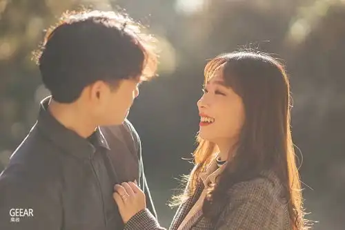  情侣照就要这样拍跟着这对韩国拍出抓着人眼球的另类放闪照