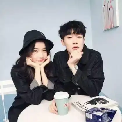  2020甜蜜秀恩爱微情侣头像一对两张两个人在一起的