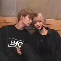  情侣头像看着你傻傻的样子我就爱不释手