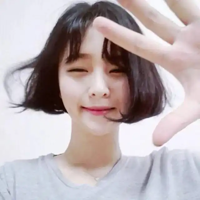  八字刘海短发,减龄又清新