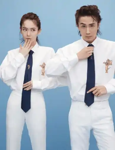  戚薇真是敢穿,35岁挑战死亡芭比粉,结果却穿衣模仿夫妻