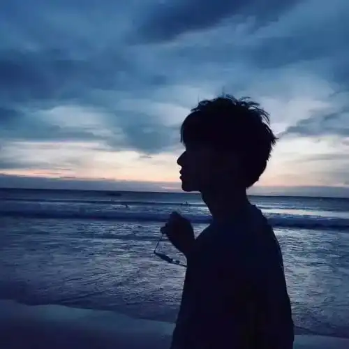  头像你的笑真可爱我可以尝尝吗