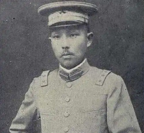  大军阀杨森娶12房老婆,90岁再娶17岁少女,自己的孩子都不认识